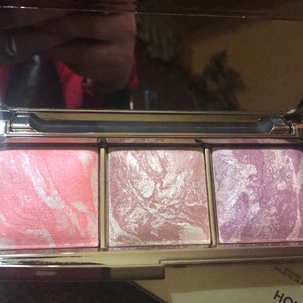Ambient Strobe Lighting Blush - Picture 2 of 3